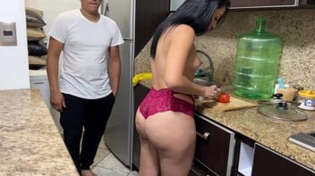 Flagrou A Madrasta de Lingerie Na Sala
