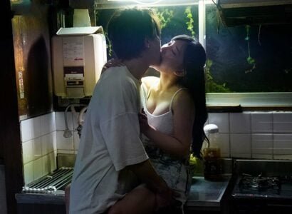 В течение дня Карен Юдзуриха следует за своим любовником, чтобы покорить сердце другой девушки